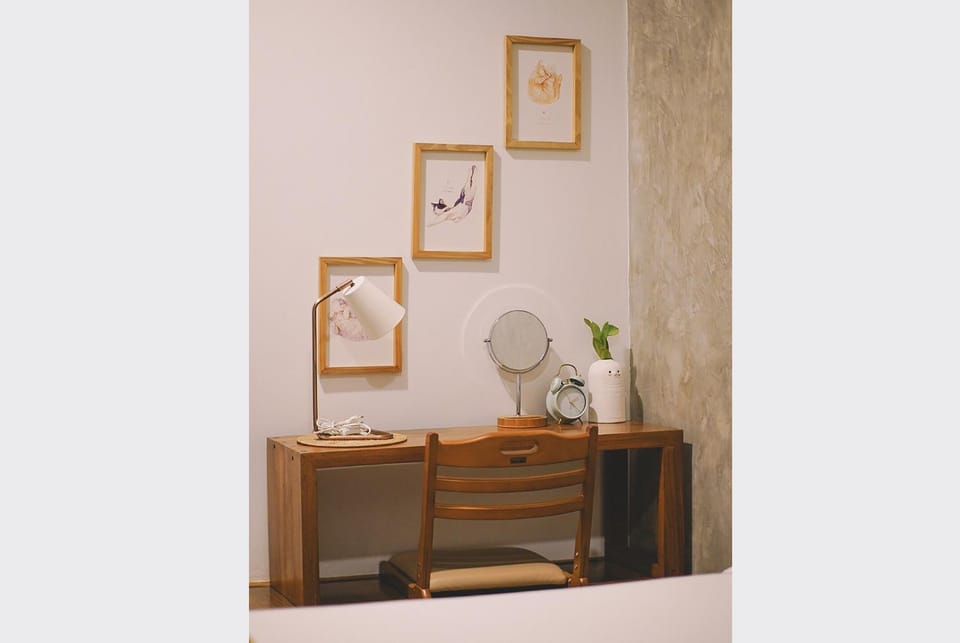 Decorative detail, Area and facilities