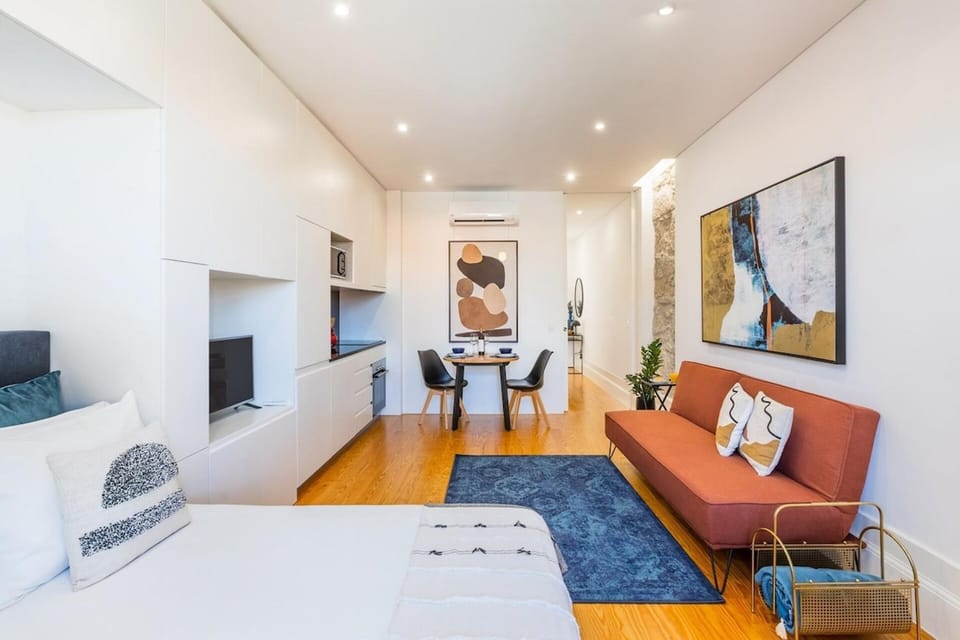 Stylish Studio w/ AC | Central Porto Apartment in Porto