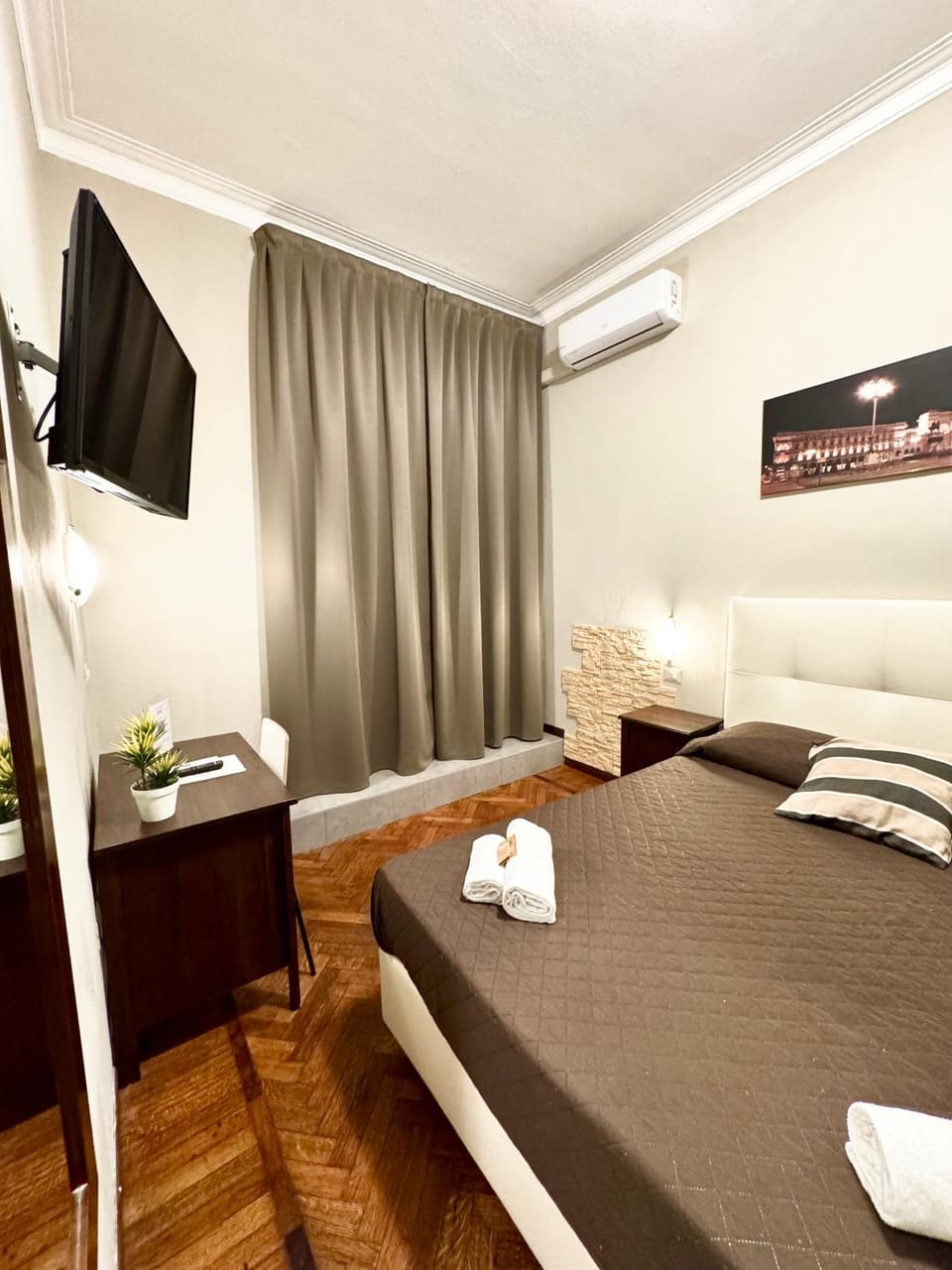 Bed, Bedroom, air conditioner