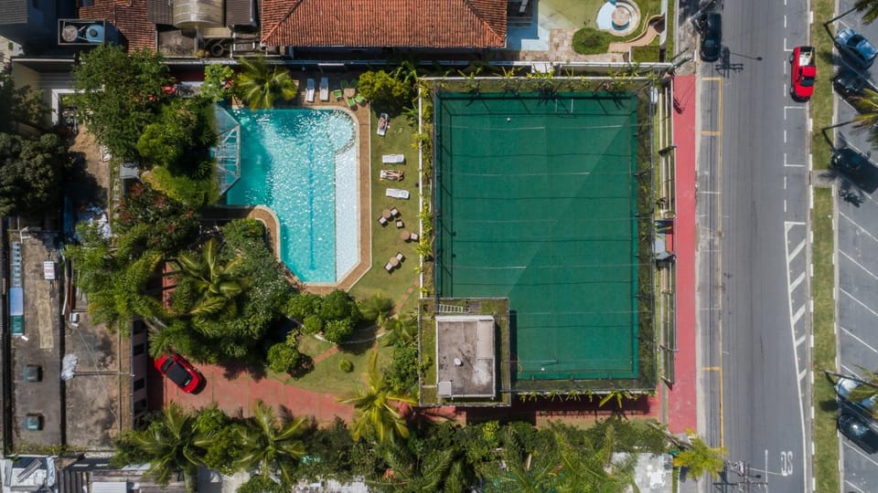 Bird's eye view, Pool view