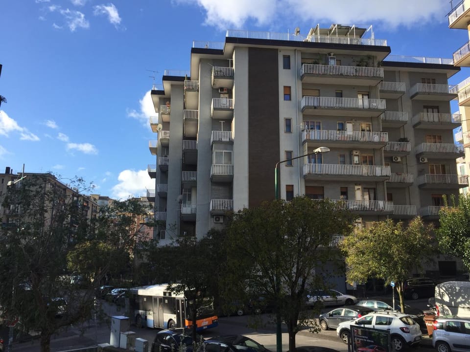 smArt B&B Bed and Breakfast in Salerno