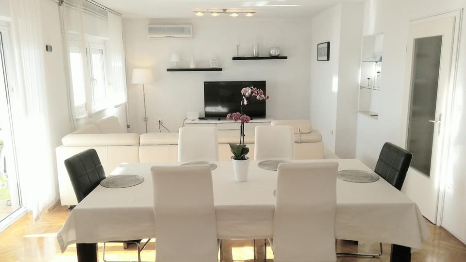 Apartman Brankica 150m2 sea view Apartment in Crikvenica