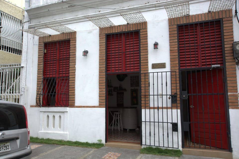 La Puerta Roja Guest House Bed and Breakfast in Santo Domingo