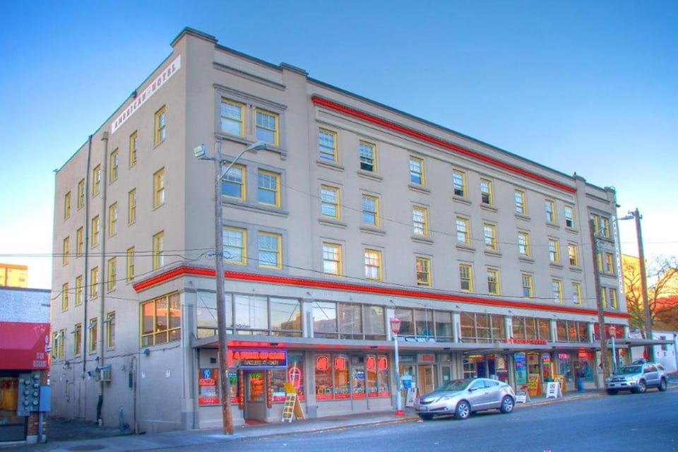 Property building, Facade/entrance