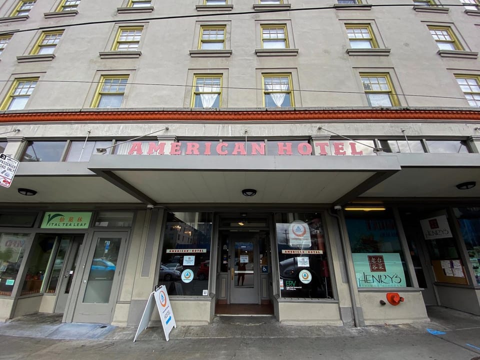 Facade/entrance