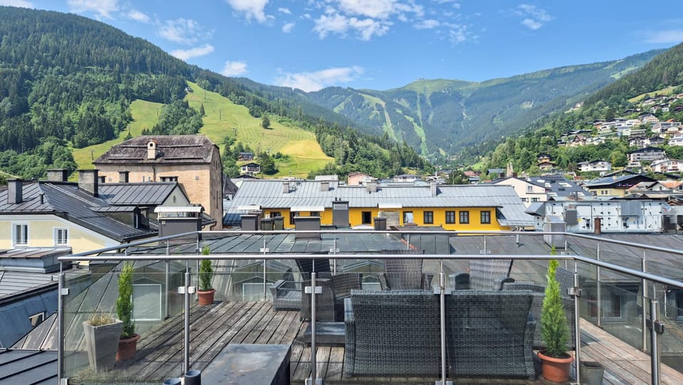 View (from property/room), Balcony/Terrace, Mountain view