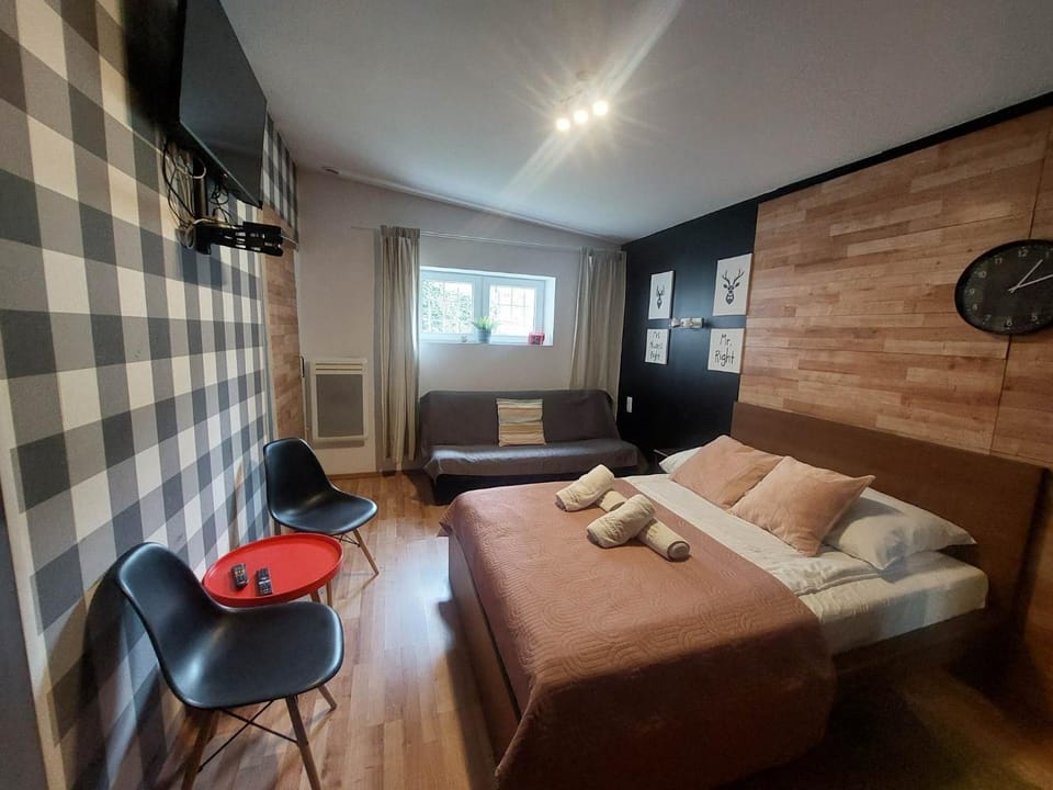 Bed, TV and multimedia