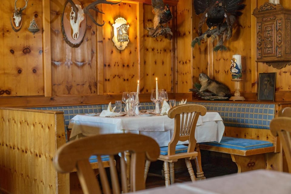 Restaurant/places to eat, Banquet/Function facilities