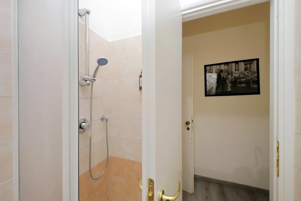 Lucky Holiday Rooms Bed and Breakfast in Rome