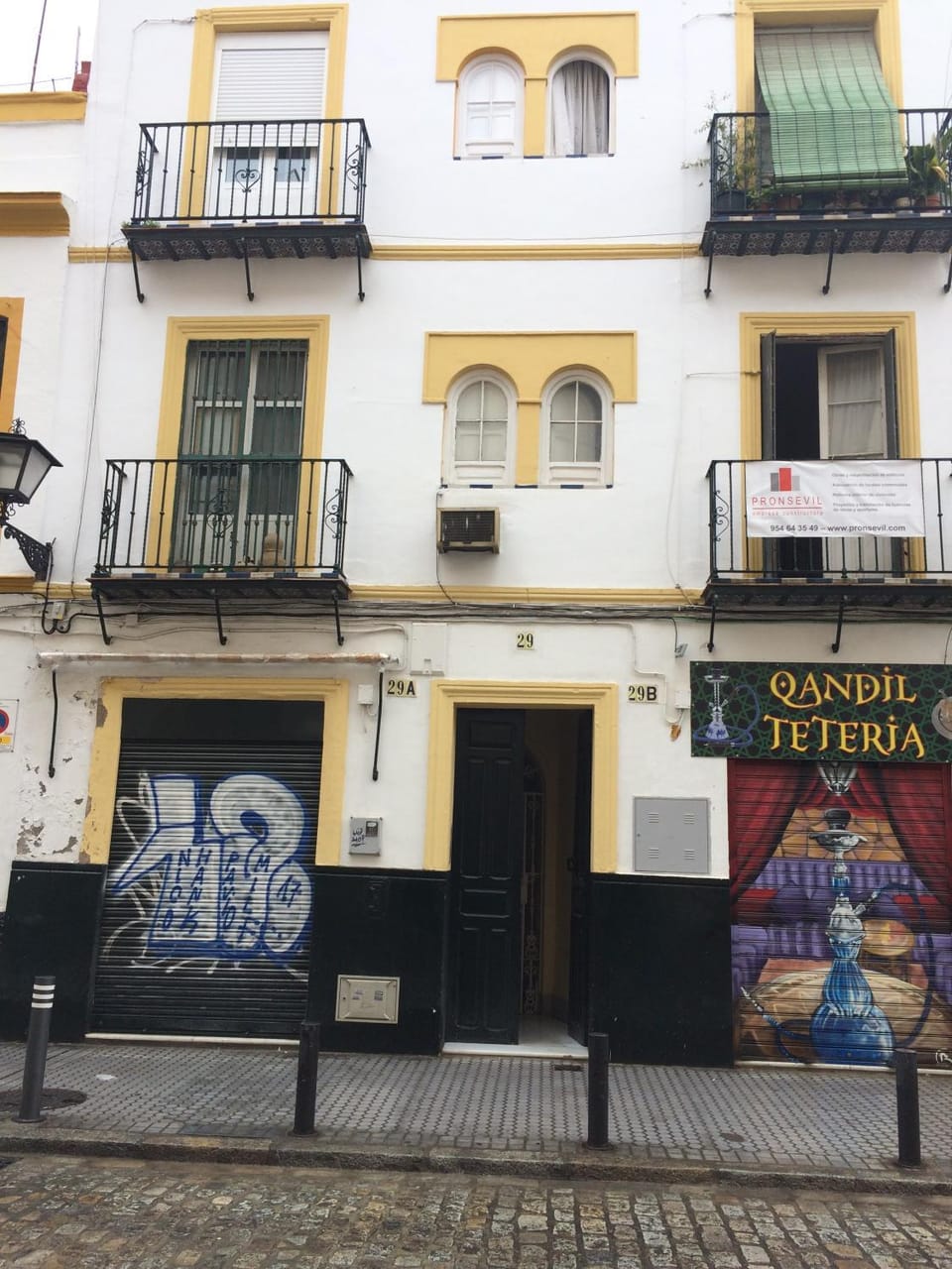 Facade/entrance