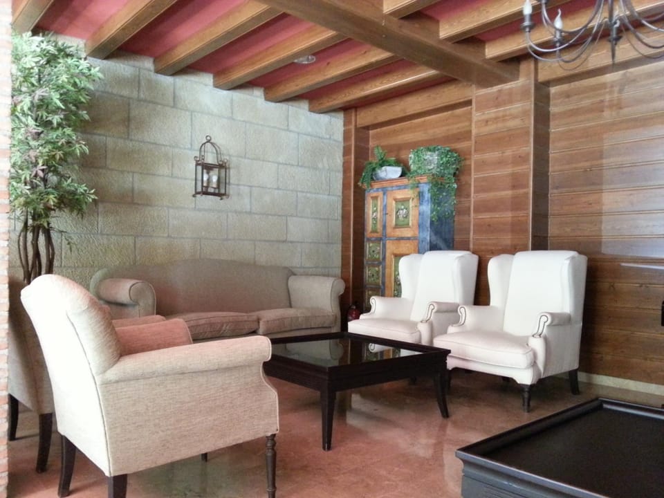 Communal lounge/ TV room