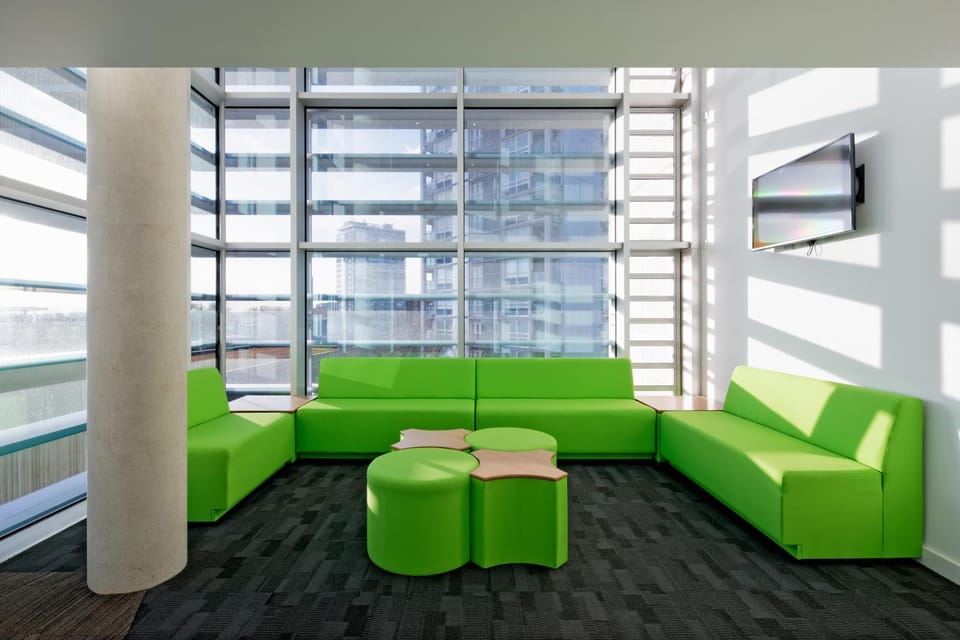 Communal lounge/ TV room