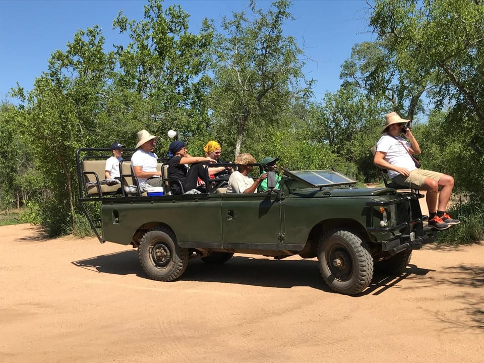 Day, People, Natural landscape, Activities, group of guests