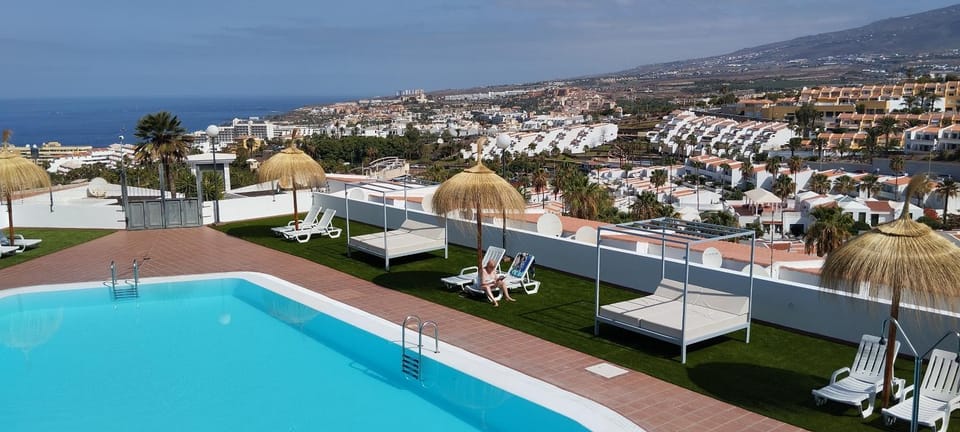 Day, Natural landscape, Mountain view, Pool view, Sea view, Swimming pool, sunbed
