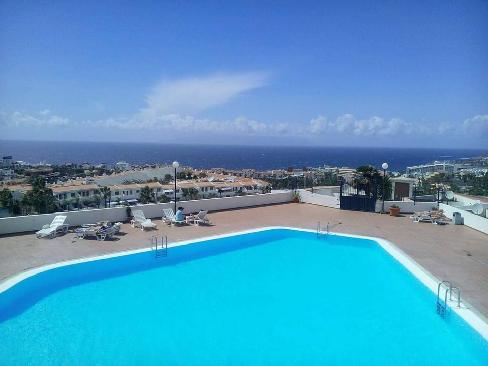Day, Natural landscape, Pool view, Sea view, Swimming pool, sunbed