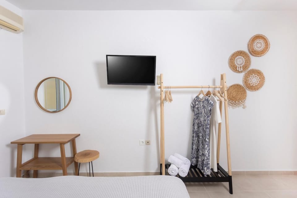 TV and multimedia, wardrobe