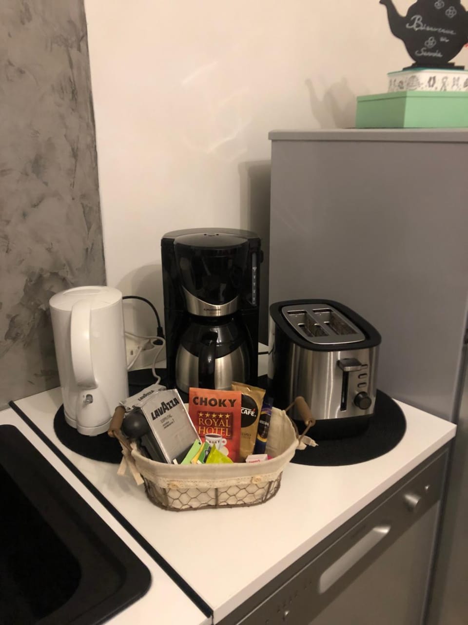 Coffee/tea facilities