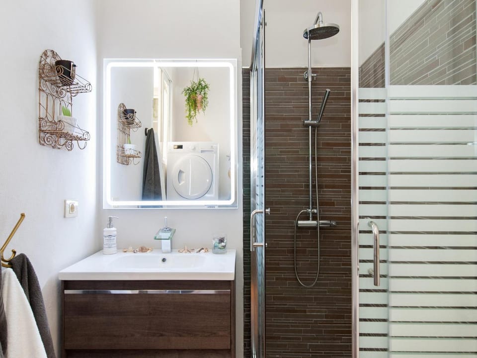 Shower, Bathroom