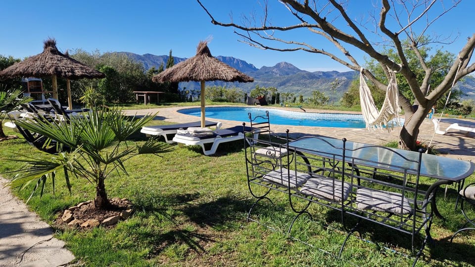 Mountain view, Pool view