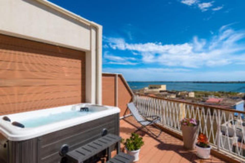 Balcony/Terrace, Balcony/Terrace