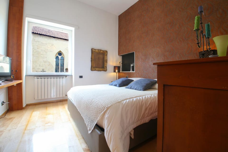 Decorative detail, Bedroom