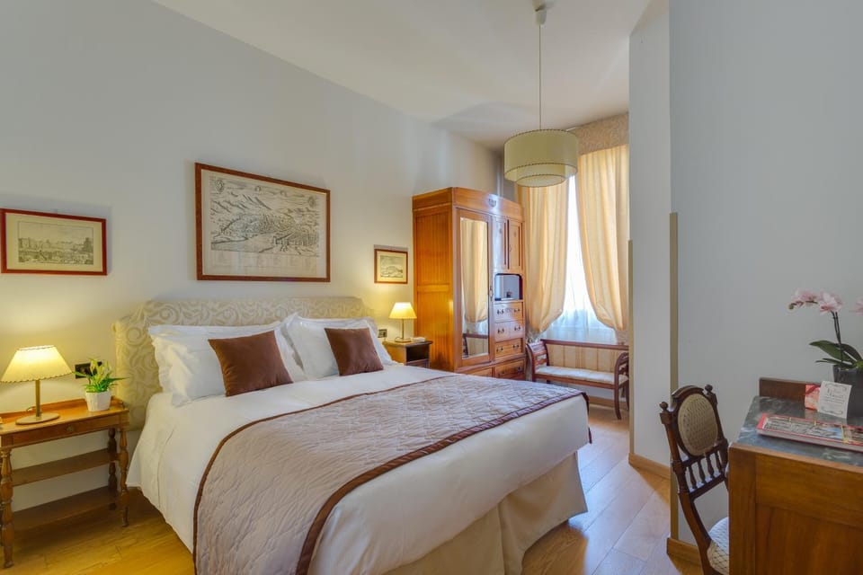Photo of the whole room, Bedroom