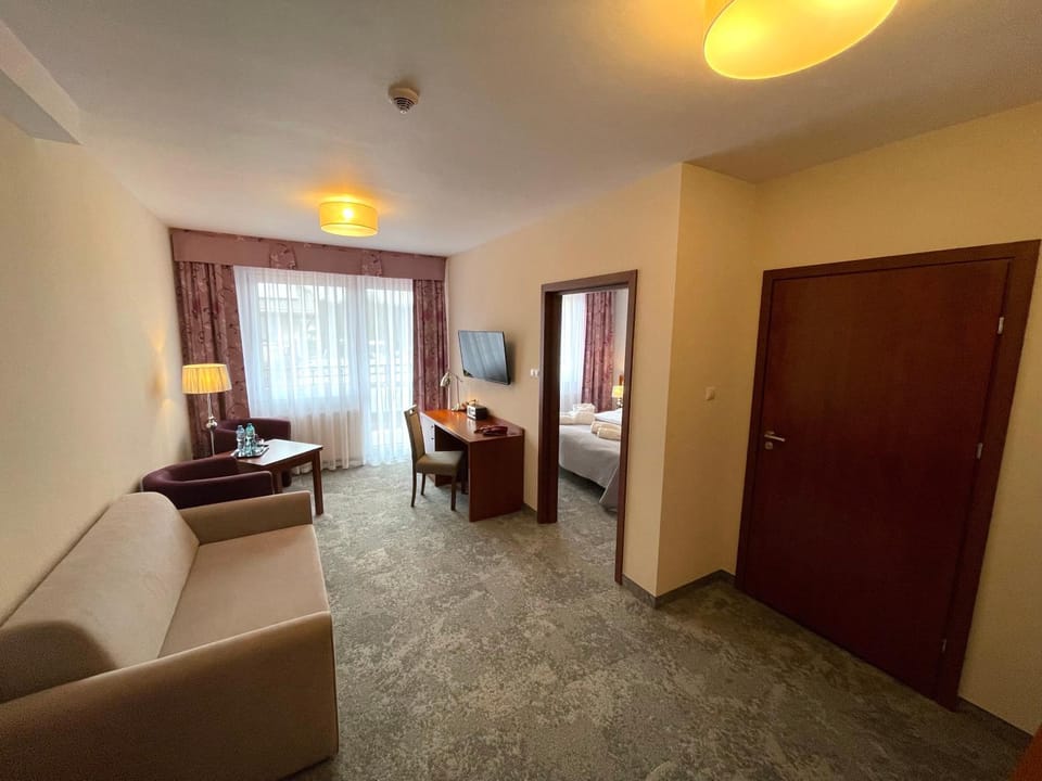 Living room, Photo of the whole room, Seating area