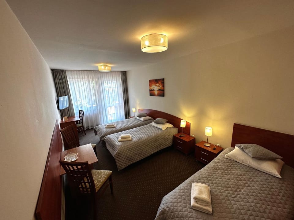 Bed, Photo of the whole room, towels