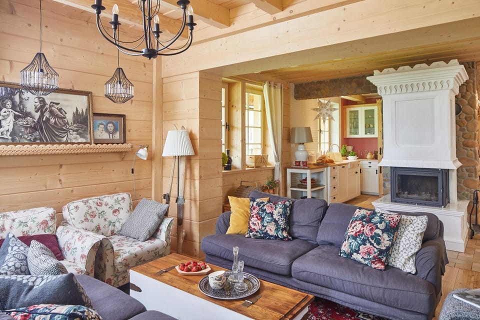 Communal lounge/ TV room, People, Living room, Decorative detail, Seating area, Family, Family