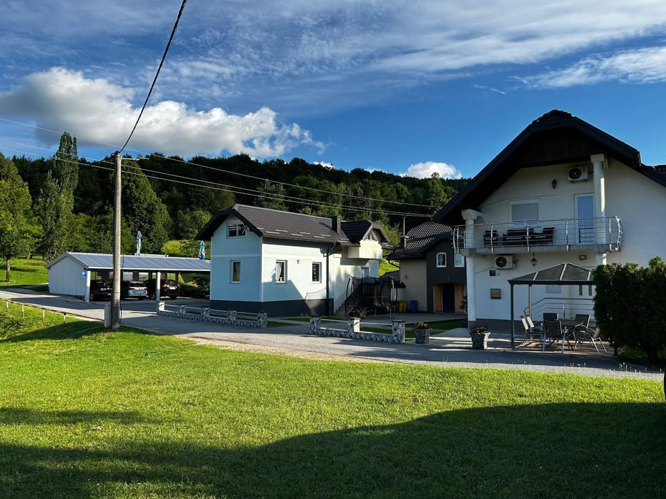 Property building, Day, Street view