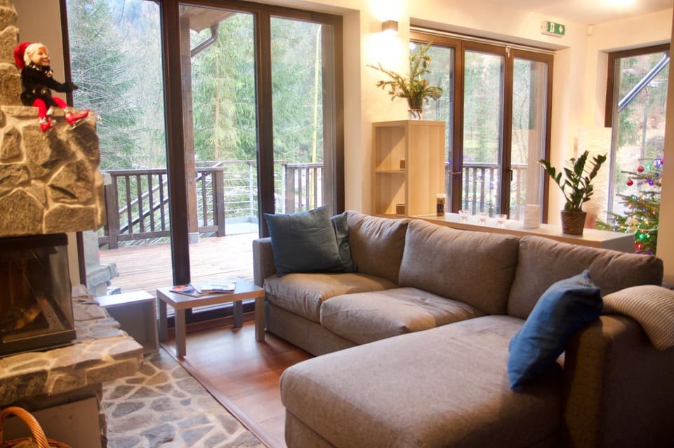 Communal lounge/ TV room, flat iron