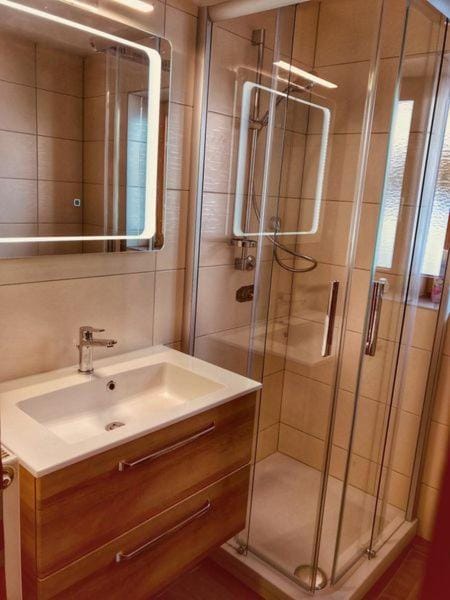 Bathroom, Decorative detail