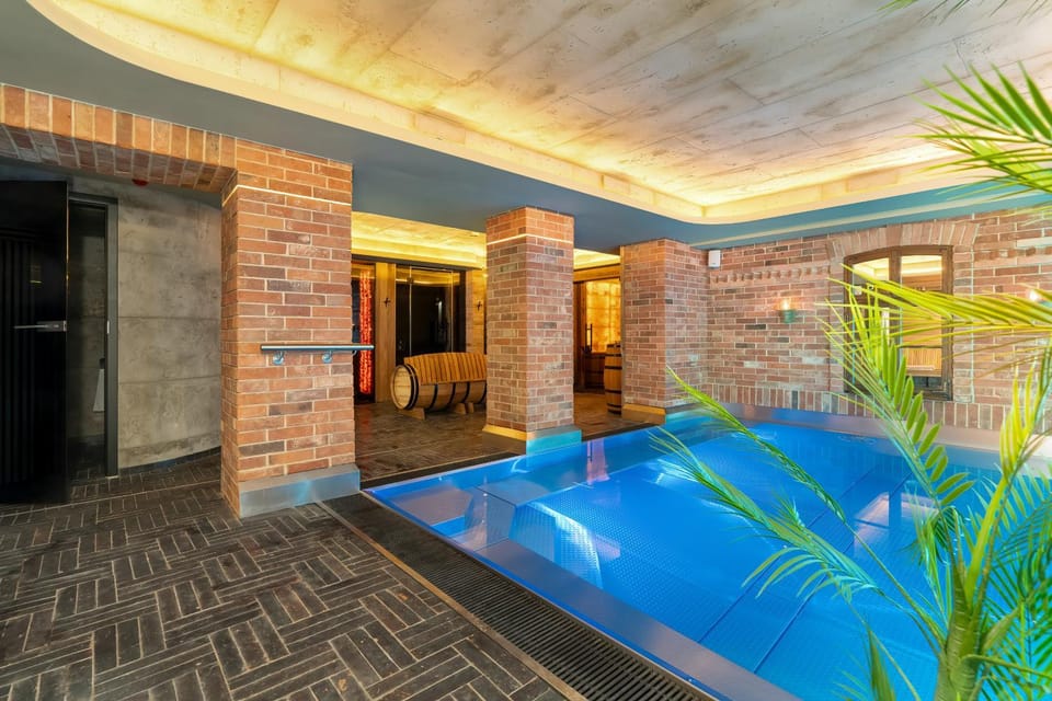 Hot Tub, Pool view, Swimming pool