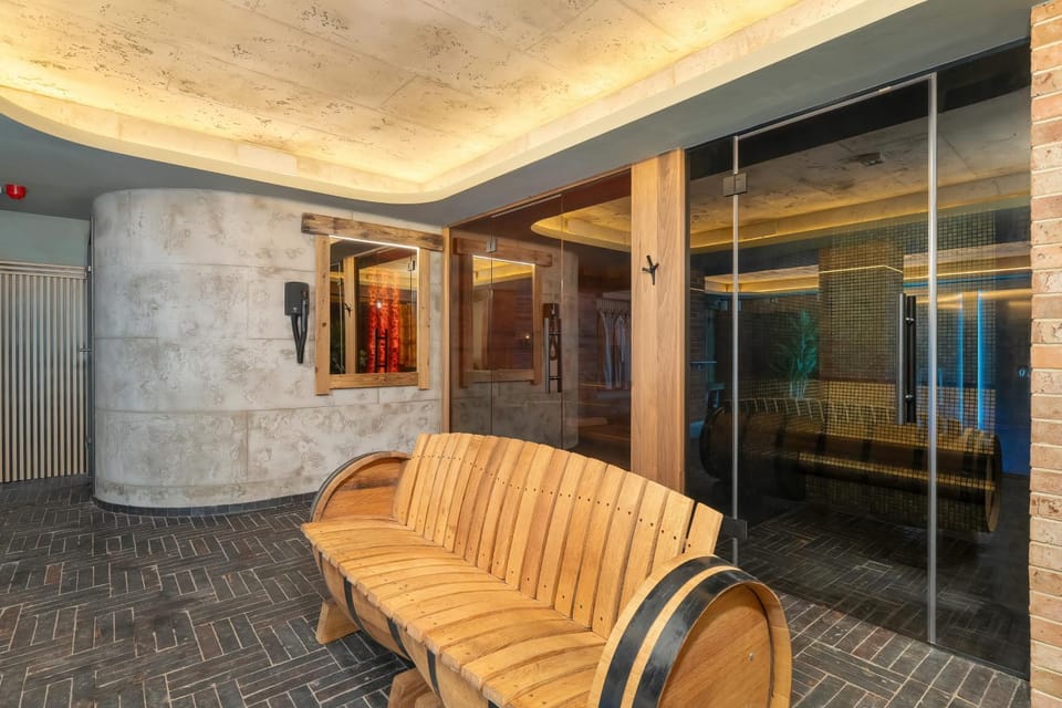 Seating area, Swimming pool