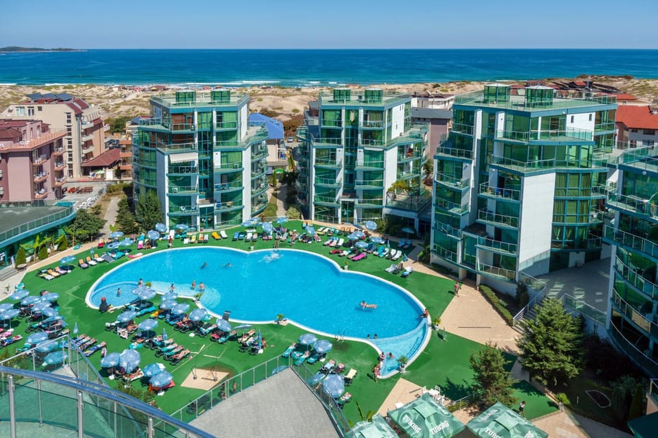 Property building, Bird's eye view, Sea view, Swimming pool