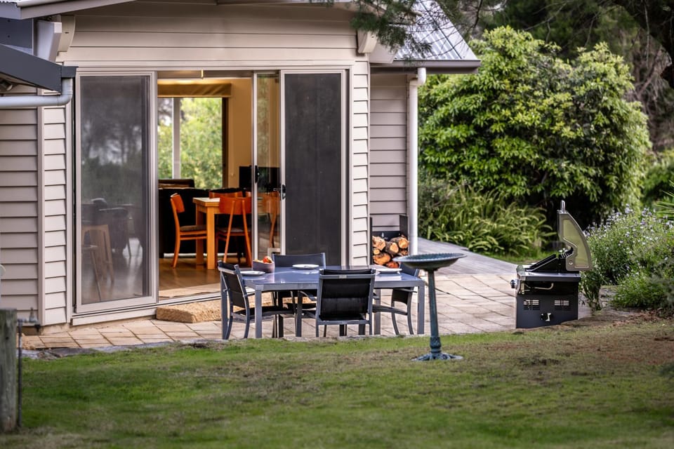 Property building, BBQ facilities, Garden, Seating area, Dining area, Garden view, Inner courtyard view