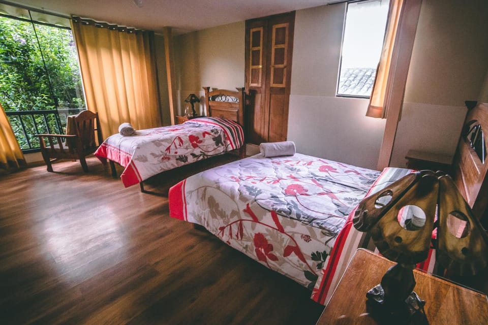 Bed, Balcony/Terrace, Photo of the whole room, Decorative detail, Bedroom, Garden view, Mountain view