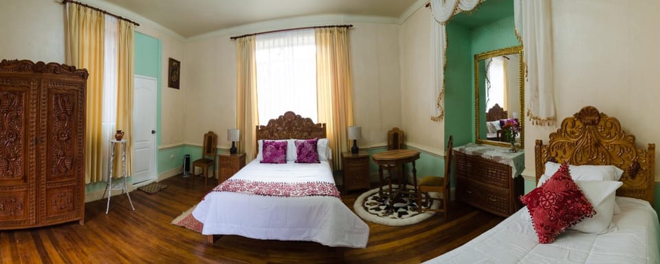 Photo of the whole room, Decorative detail, Bedroom