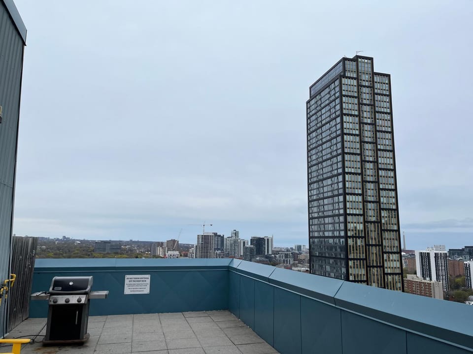 Balcony/Terrace, City view