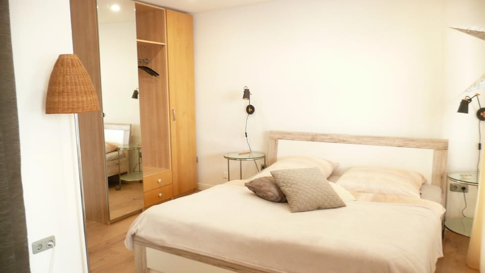 Bed, Bedroom, wardrobe