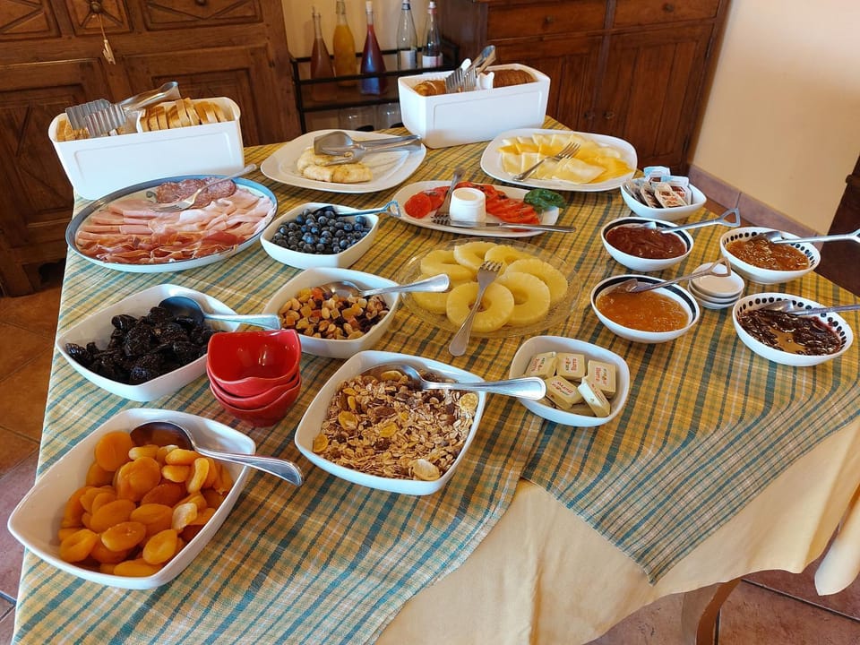 Food and drinks, Breakfast, Continental breakfast, Buffet breakfast