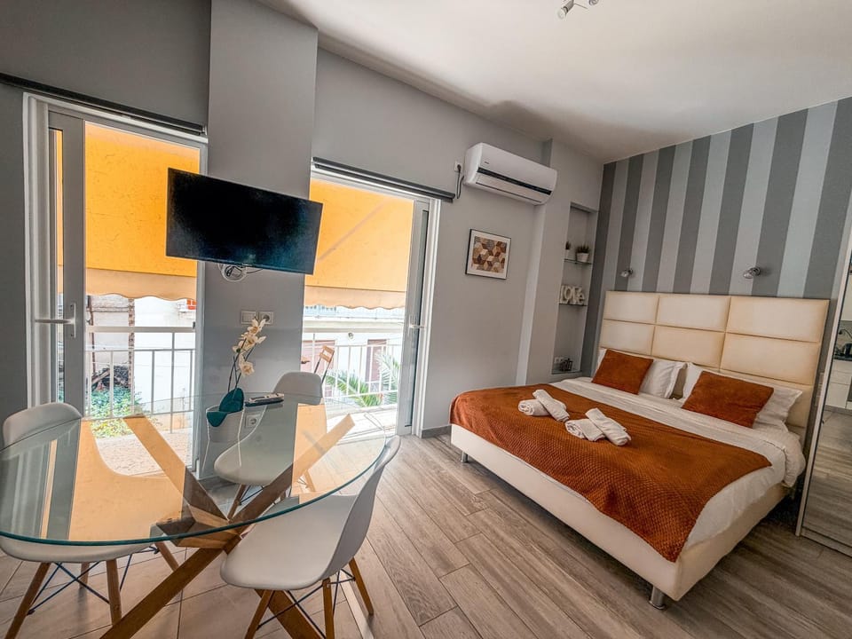 Walk to Markets from a Cozy Studio by Cielo Homes Apartment in Athens