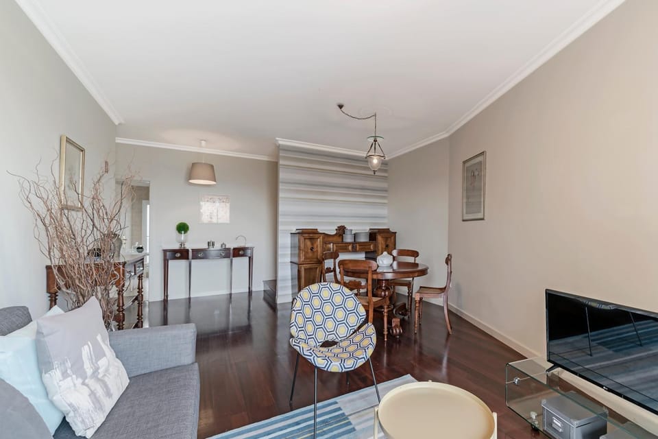 TV and multimedia, Living room, Seating area, Dining area, Area and facilities