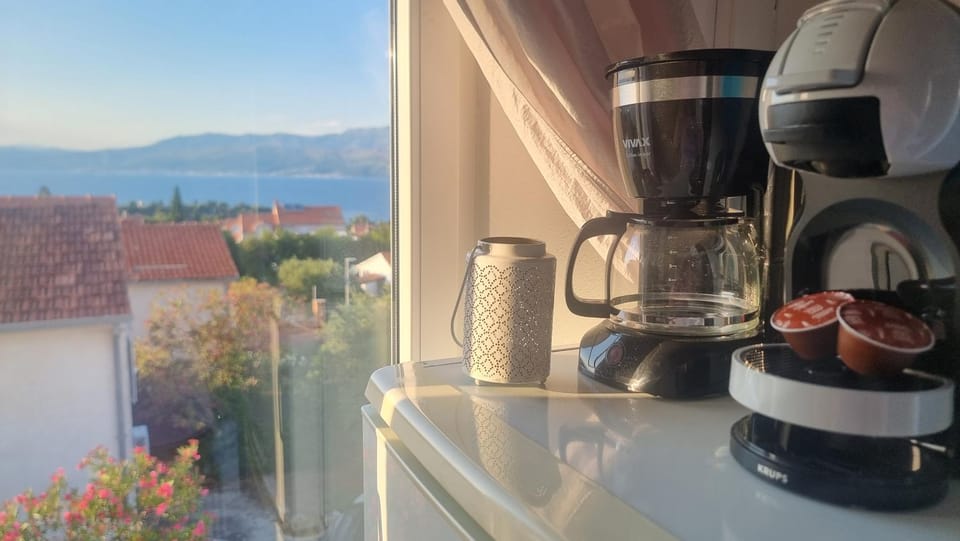 ꕥ Apartments Residence SUNCE Supetar, Family choice - cozy base to stay and explore island Brac FREE PARKING Apartment in Split-Dalmatia County