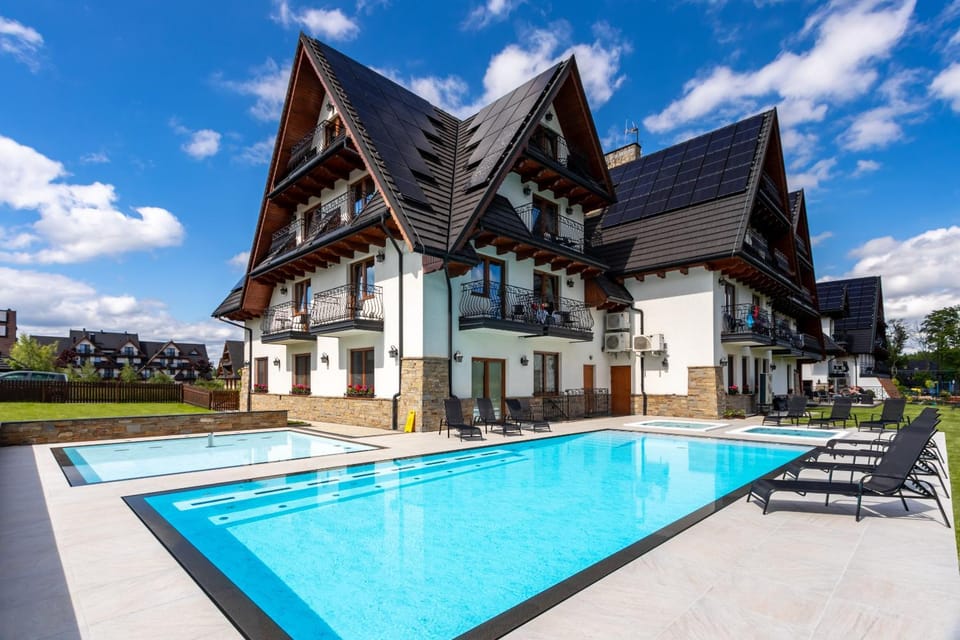 Swimming pool, Swimming pool
