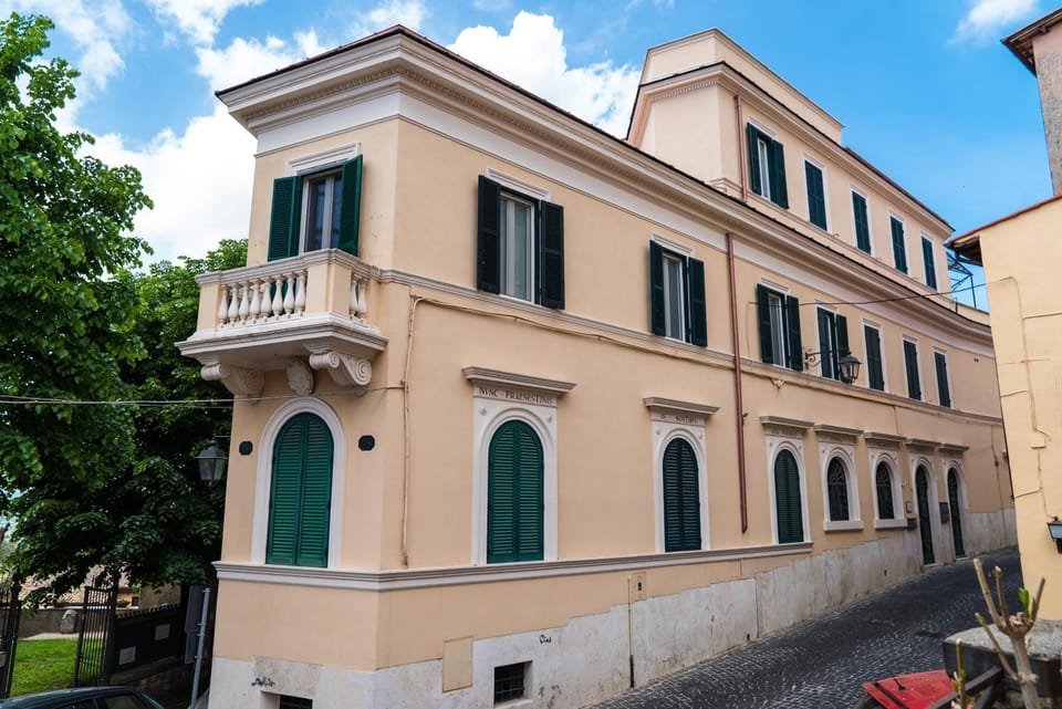 Property building, Facade/entrance