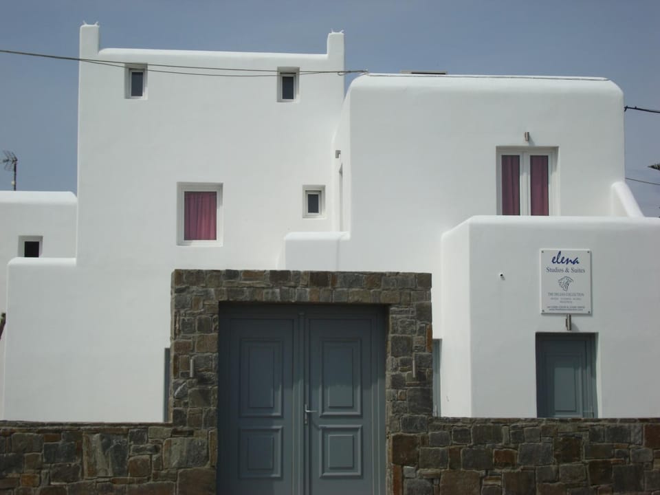 Property building, Facade/entrance, Spring, Day, People, Neighbourhood, Summer, View (from property/room), Other, Other, Autumn, On site, Street view, Area and facilities, Area and facilities, Seasons, Time of day, Location, Sunrise, Sunset, Family