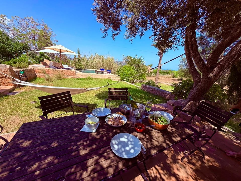 Garden, Dining area