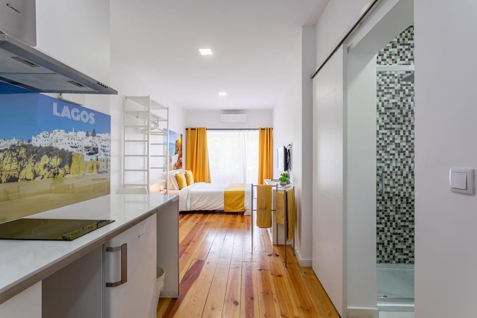 TV and multimedia, Kitchen or kitchenette