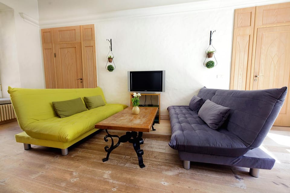 TV and multimedia, Decorative detail, Seating area